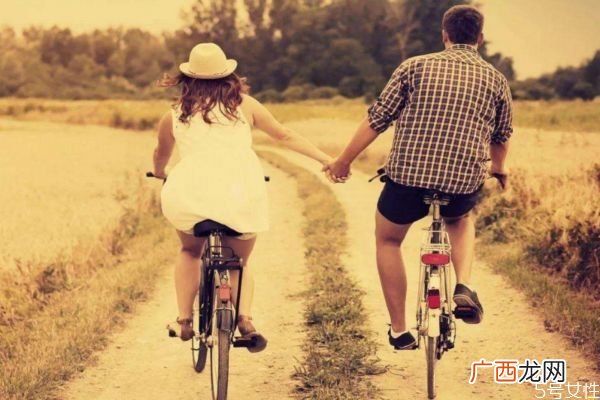 女追男简单吗女生应该怎么追男生呢