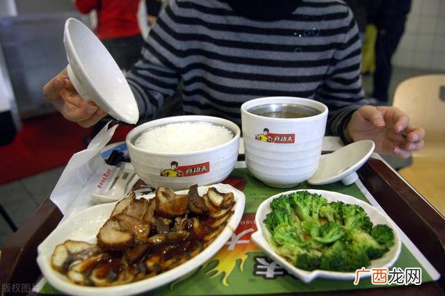 40个小本生意成功案例 干什么餐饮小生意赚钱