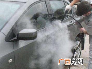开一个蒸汽洗车多少钱 我想买一台无水洗车机