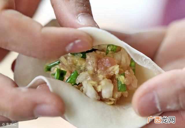 牛肉饺子馅配什么蔬菜？牛肉馅的饺子和什么菜最配？