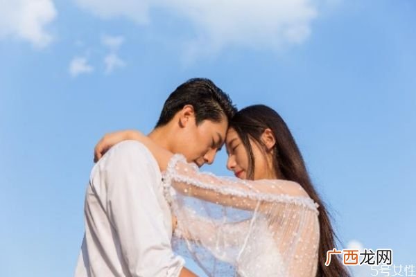 男生对女生有好感的表现有哪些男生有好感的初期表现