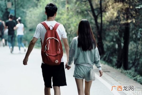 男生对女生有好感的表现有哪些男生有好感的初期表现
