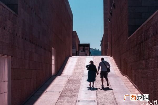婚姻出轨怎么解决如何结束出轨的婚姻