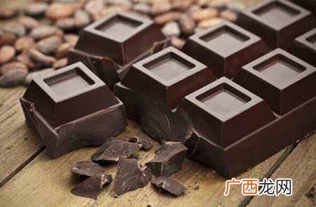 黑巧克力的好处及注意项 黑巧克力的功效与作用及禁忌