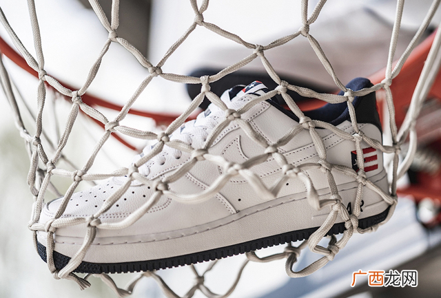AF1小白鞋夏天穿热不热_AF1小白鞋怎么打理
