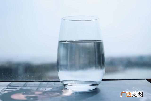 晨起的第一杯水白开水还是蜂蜜水呢