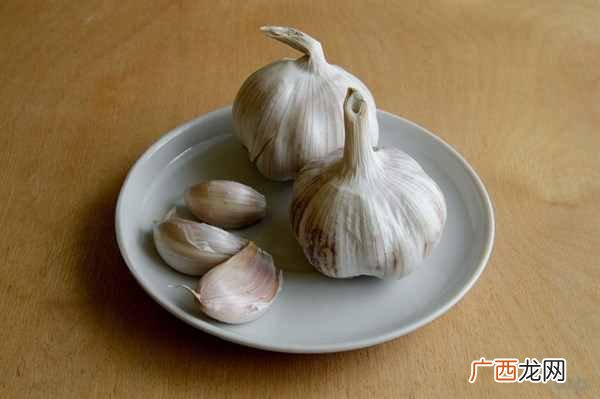 土豆、大蒜、生姜、红薯发芽后，到底能不能吃？危害健康别不在意