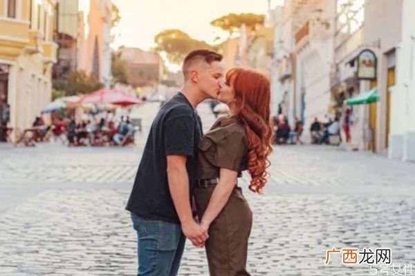 老公出轨有哪些日常表现出轨后的婚姻还能要吗