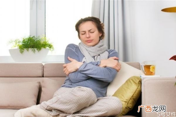怎么安慰姨妈痛的女友女友姨妈期脾气暴躁怎么办