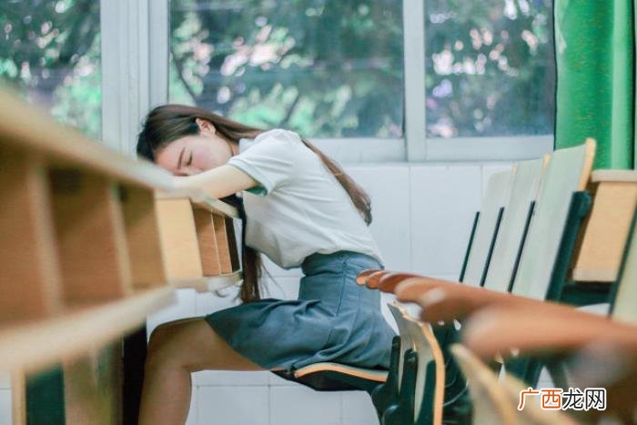 老公对前女友念念不忘 结婚十几年老公心里有前女友