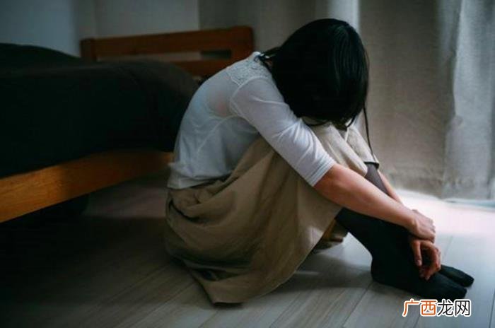 却发现男友出轨前任 快结婚了发现男友出轨