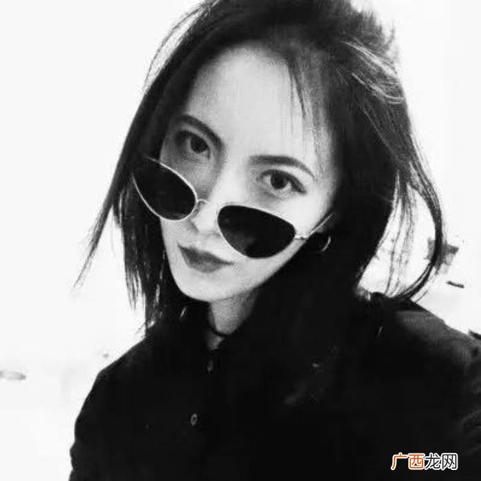 朋友圈很潮很拽的个性句子 姐很拽的句子