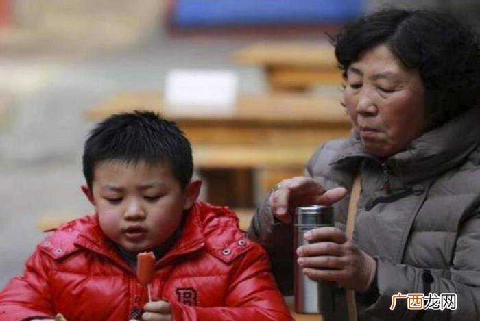 重男轻女的父母下场，曾经重男轻女的父母如今过得怎样