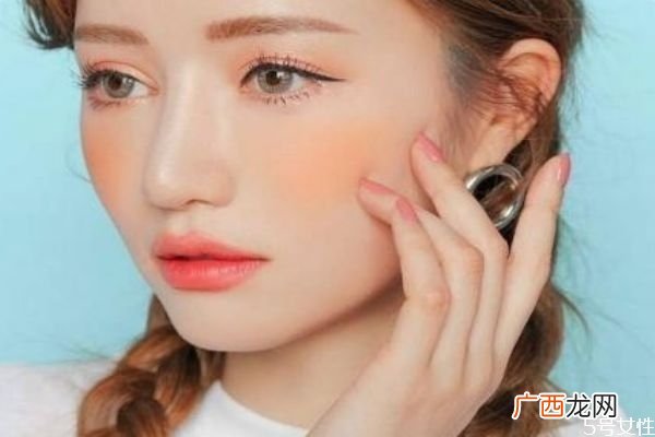 女生素颜约会意味着什么女生素颜约会的含义