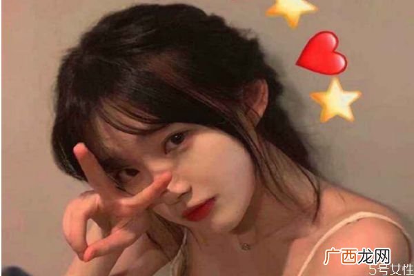 女生约会素颜什么意思女生约会素颜说明什么