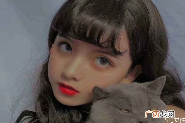 女生约会素颜什么意思女生约会素颜说明什么