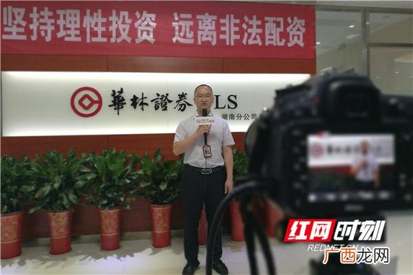 1万炒股一年最多挣多少 不够50万怎么买科创板