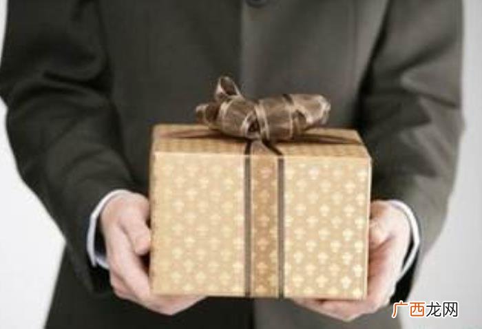 过年送礼送茶具好吗，关于过年给领导送礼