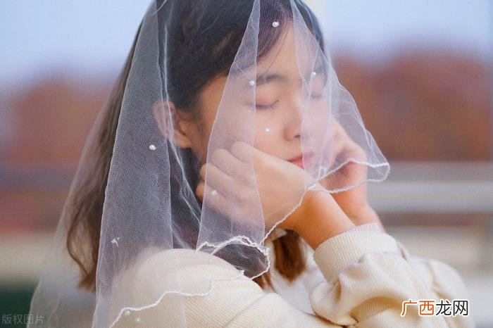 追女孩子的聊天技巧，3个另类的聊天小技巧