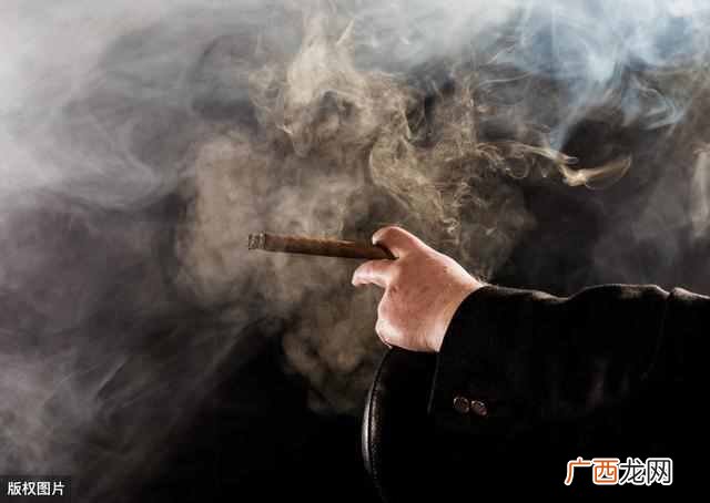 有人一直吸烟，肺干干净净，有人从不吸烟，却查出肺癌？