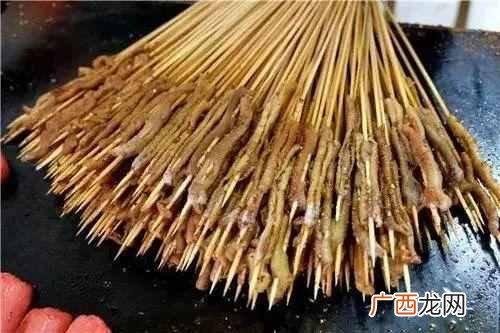 30串10元的鸭肠，为啥这么便宜？老板透露其中奥秘，你以后还买吗
