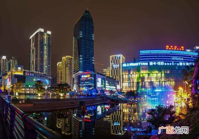 开一家奶茶店需要什么 开一家奶茶店需要多少钱投资