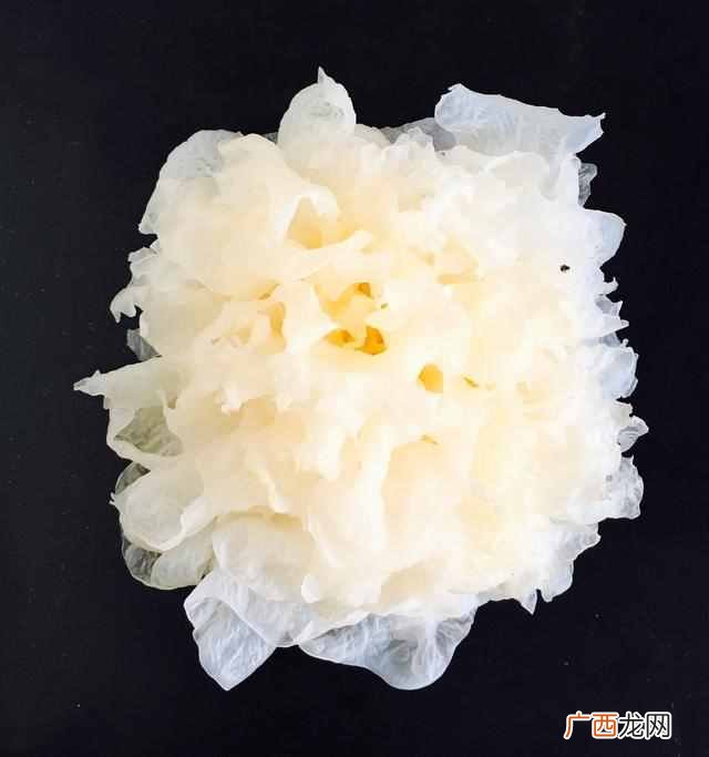 银耳汤的做法及银耳汤功效有哪些！