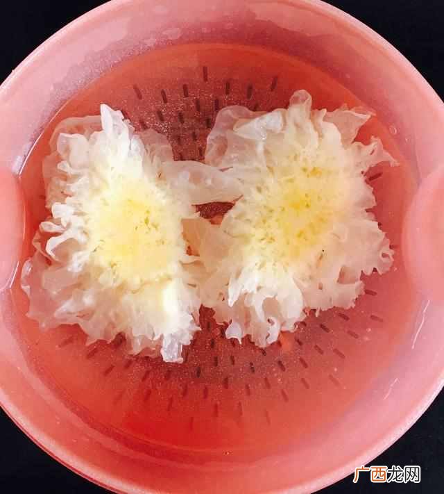 银耳汤的做法及银耳汤功效有哪些！