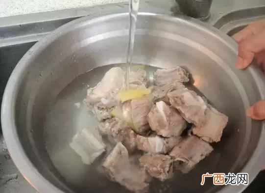 红烧排骨的做法步骤有哪些，红烧排骨最简单的