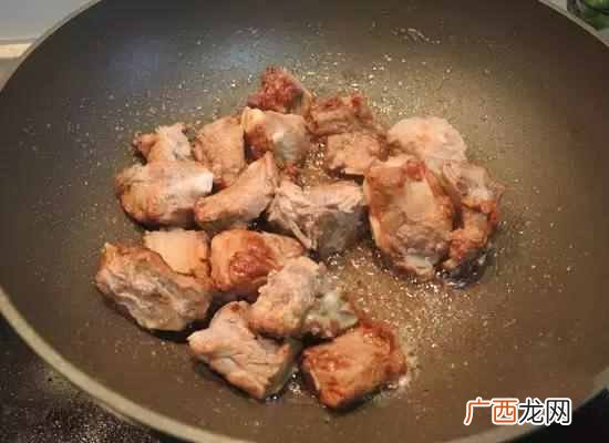 红烧排骨的做法步骤有哪些，红烧排骨最简单的