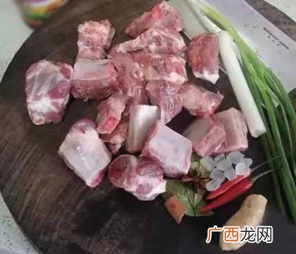 红烧排骨的做法步骤有哪些，红烧排骨最简单的