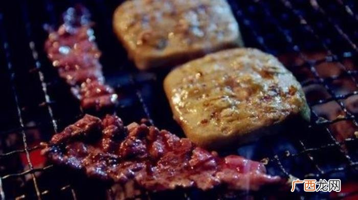 适合朋友圈晒宵夜的15个句子 宵夜的说说