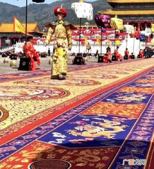 为啥古代城门都是往里开？往外开，敌人攻城时不是更难撞开吗？