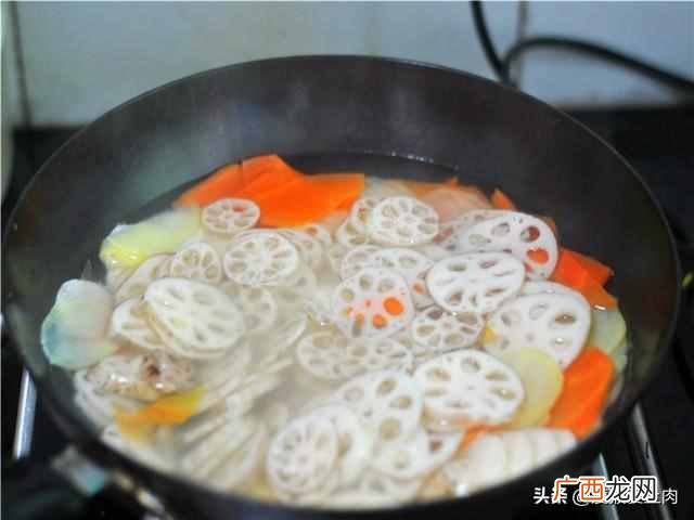 这才是麻辣香锅最家常的做法，30块钱做一大锅