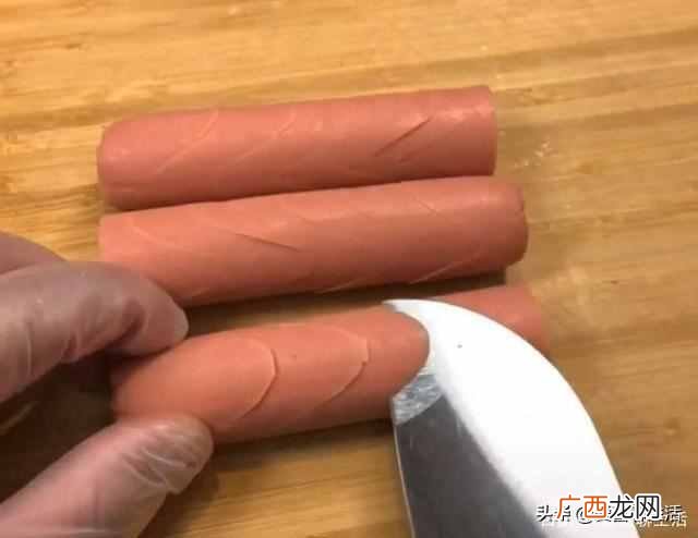 火腿肠这样做，麻辣鲜香超级棒，过来看看吧，操作很简单