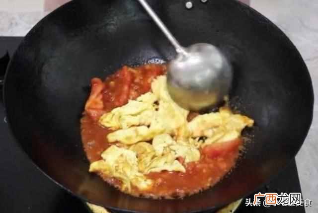 炒西红柿鸡蛋时，先炒鸡蛋还是西红柿？