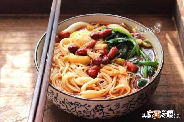 重庆小面在家做原来这么简单，把配料和做法告诉你