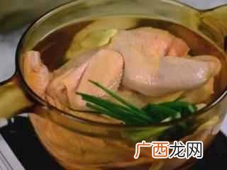 越来越多人不吃大盘鸡，现流行吃葱油鸡，过程简单易学，好吃下饭