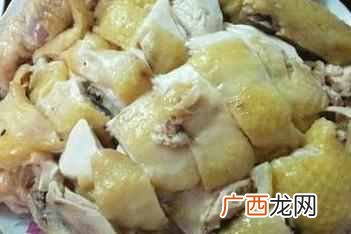 越来越多人不吃大盘鸡，现流行吃葱油鸡，过程简单易学，好吃下饭