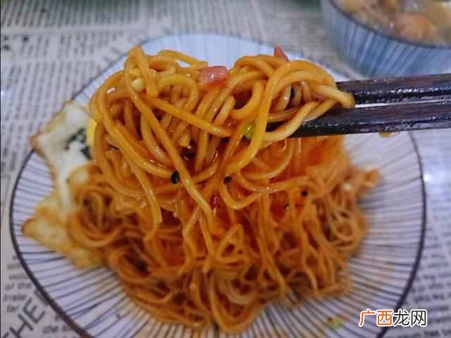 最近迷上了葱油面，除了好吃之外，操作也很简单