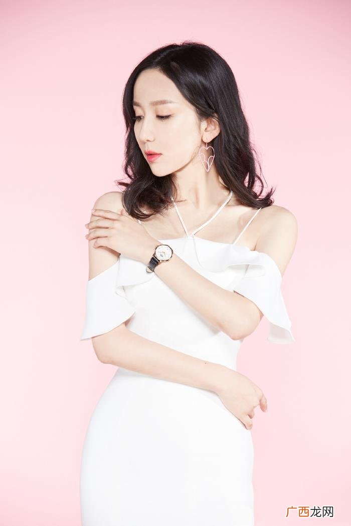 娄艺潇录端午晚会站C位 完美释放娄艺潇