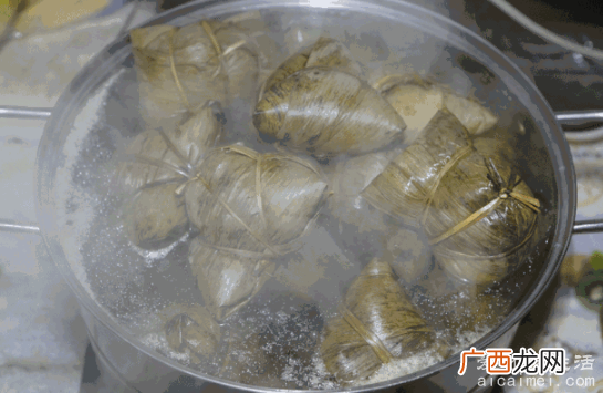 粽子的包法及制作方法步骤，浸泡粽叶糯米是必须步骤