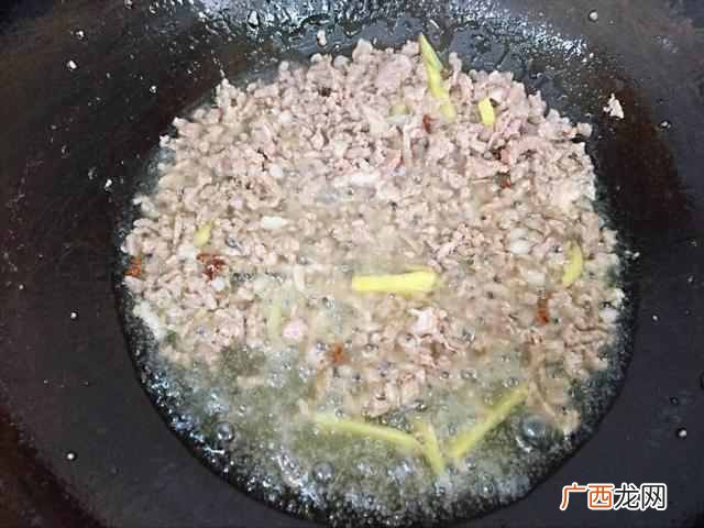 黄豆芽炒粉条的家常做法有哪些！