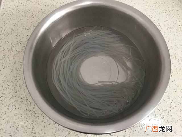 黄豆芽炒粉条的家常做法有哪些！