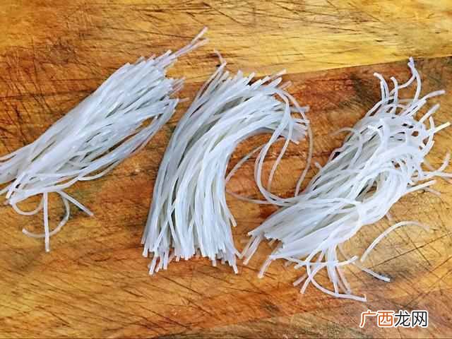 黄豆芽炒粉条的家常做法有哪些！