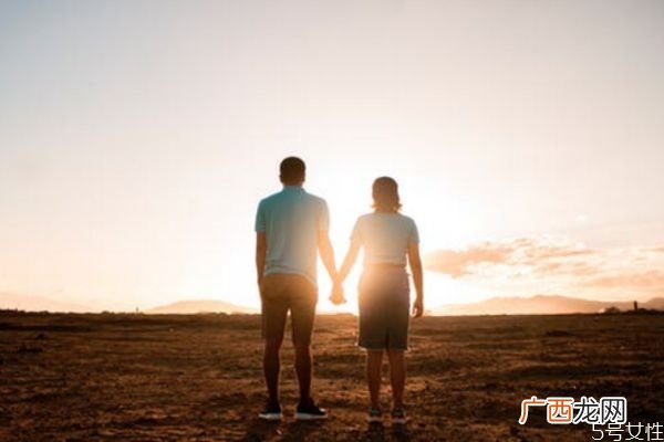 初恋女生会主动提分手吗采取及时沟通的办法