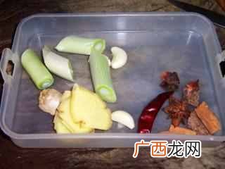 红烧排骨的家常做法简单易学！