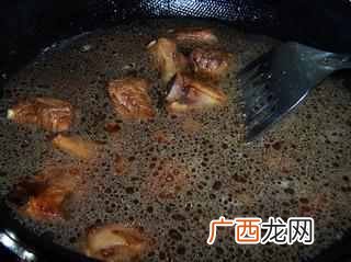 红烧排骨的家常做法简单易学！