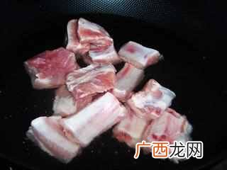 红烧排骨的家常做法简单易学！