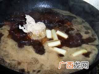 红烧排骨的家常做法简单易学！
